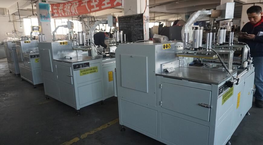 【常州】新能源汽車配件銅條全自動切割機，單次鋸切4根，黃總隨即訂購